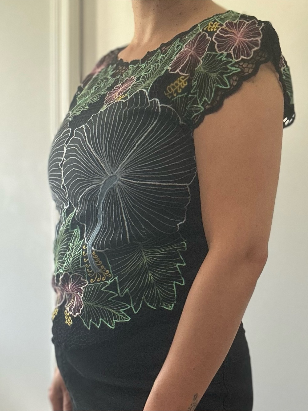 Black Floral Embroidered Lace Capped Sleeve Top - Picture 6 of 16